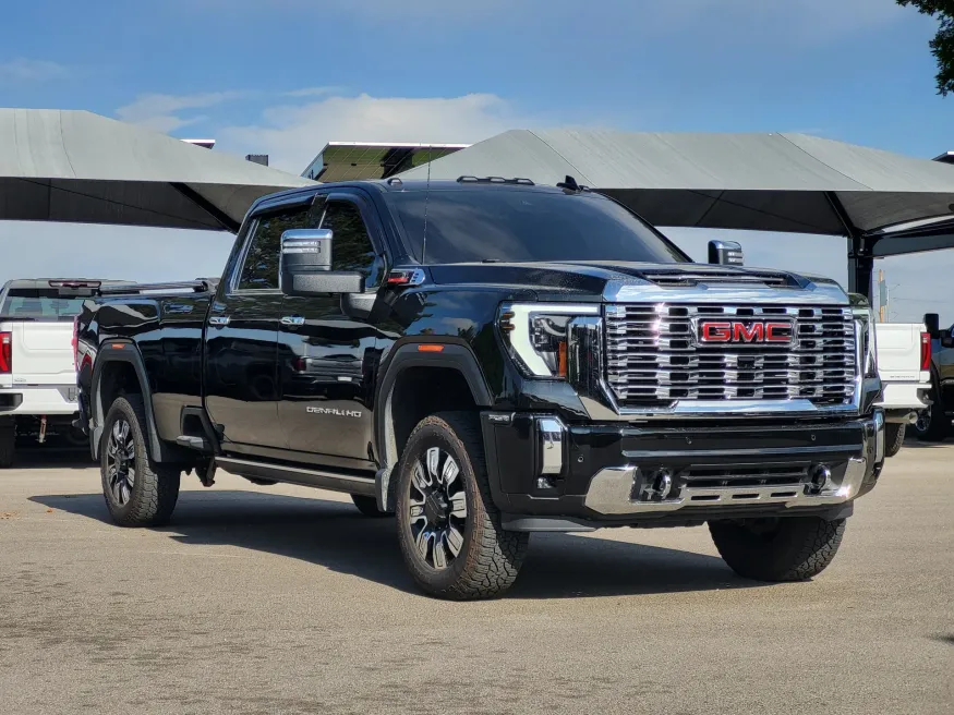 2024 GMC Sierra 2500HD Denali | Photo 2 of 25