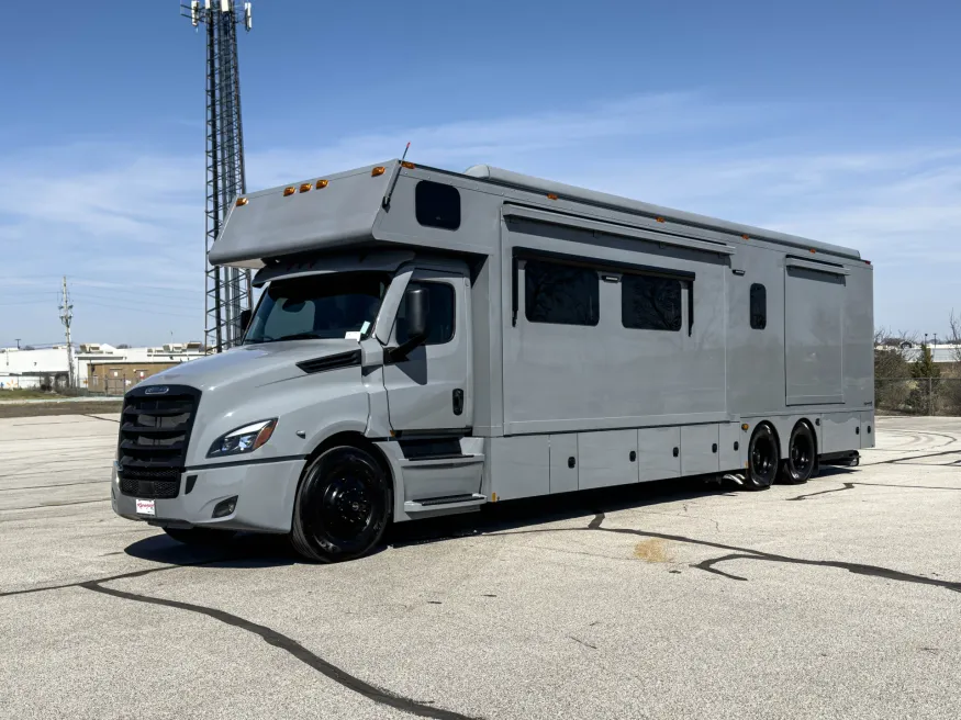 2026 Renegade Classic 45CMR | Photo 7 of 29