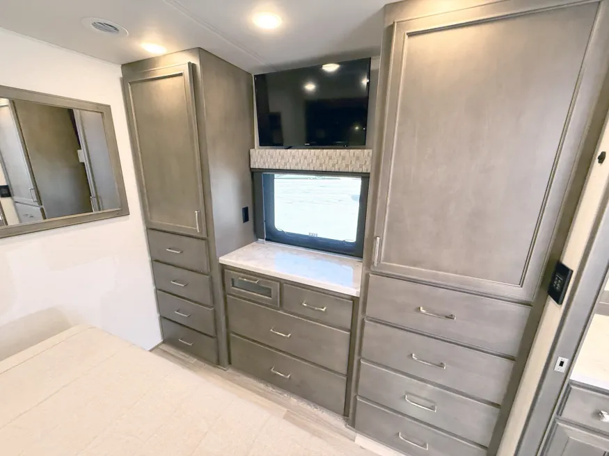 2026 Renegade Verona 36VSB | Photo 16 of 28