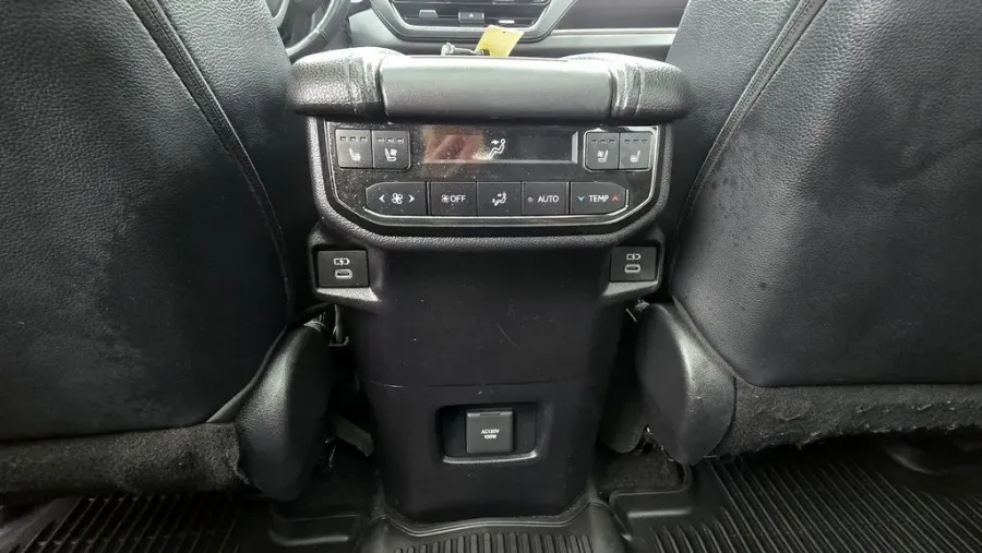 2024 Toyota Grand Highlander | Photo 31 of 33