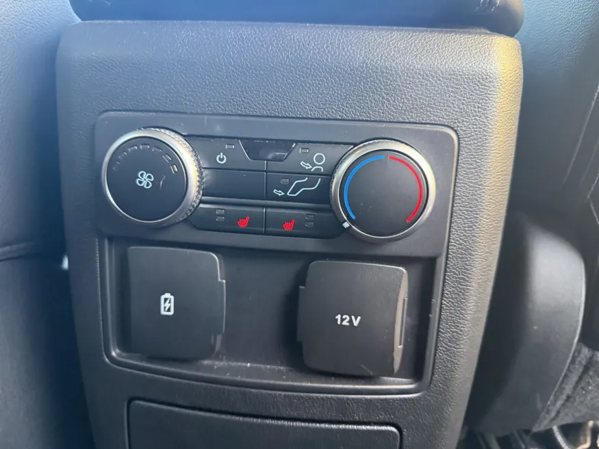 2024 Ford Explorer Limited | Photo 10 of 16
