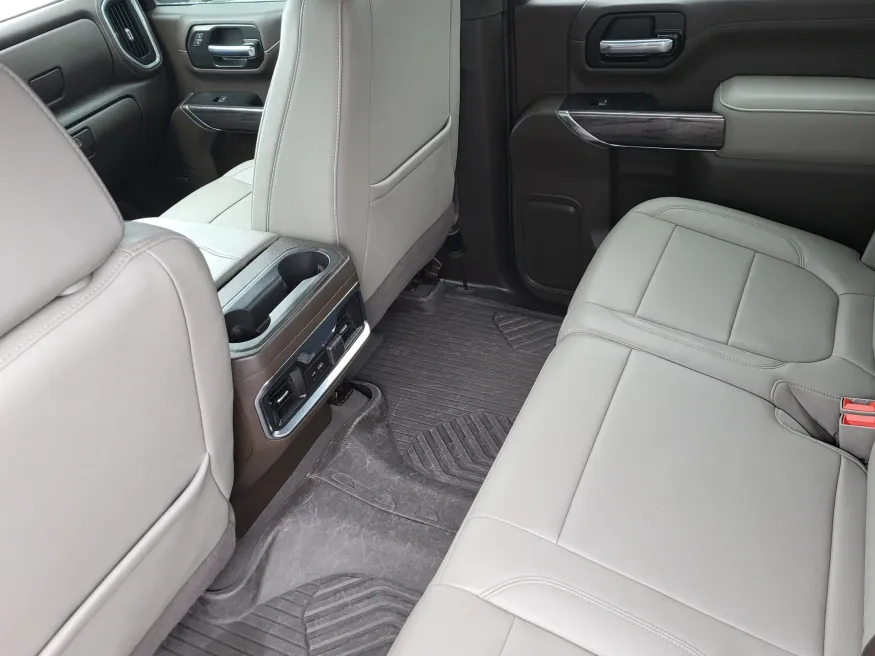 2022 Chevrolet Silverado 2500HD LTZ | Photo 32 of 36