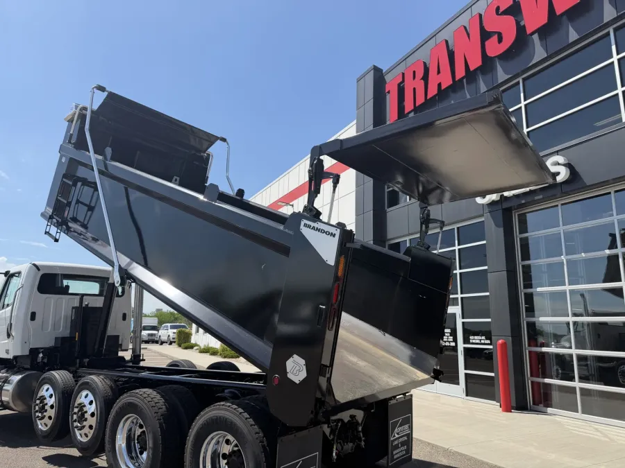 2027 Freightliner 114SD | Photo 10 of 12