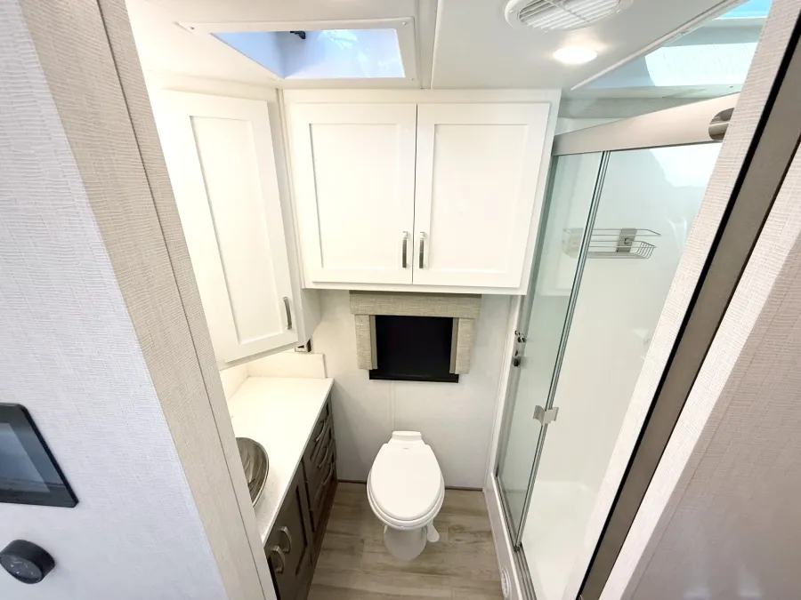 2026 Newmar Grand Star 3444 | Photo 9 of 17