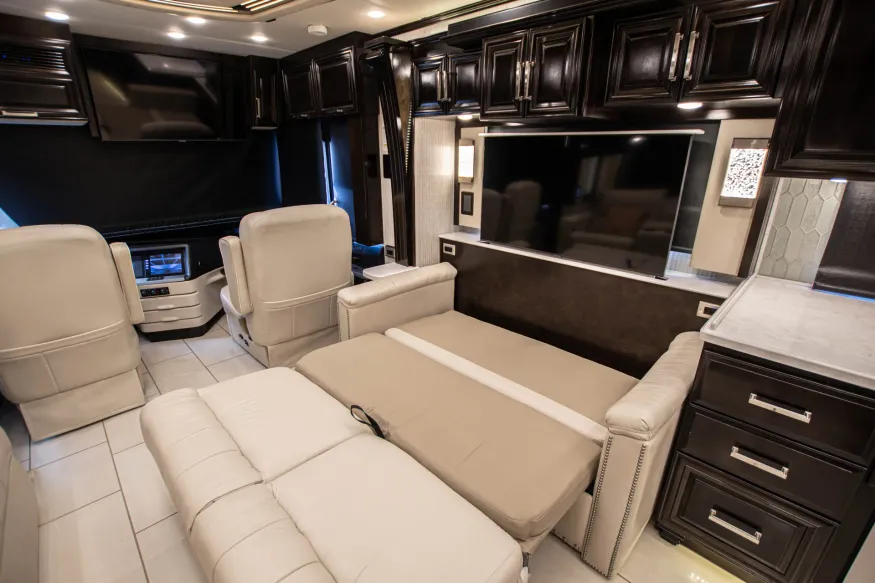2022 Newmar London Aire 4579 | Photo 12 of 25