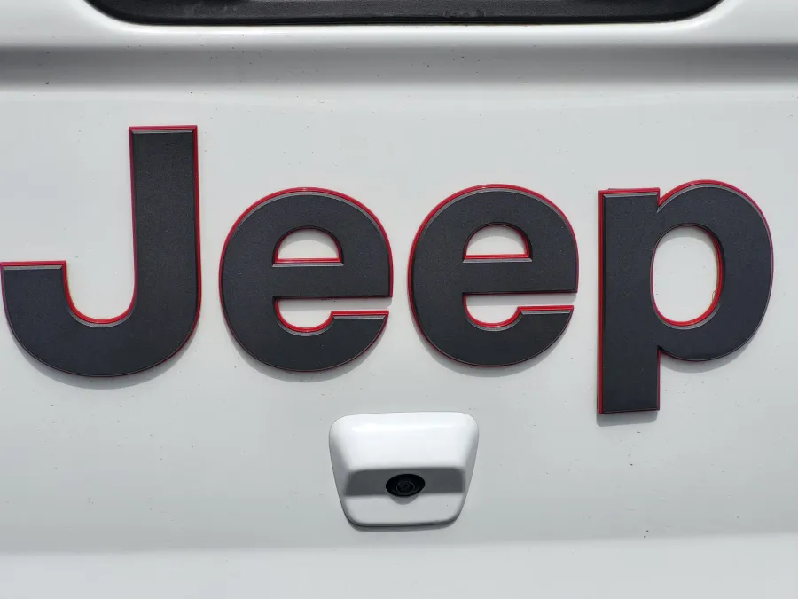 2020 Jeep Gladiator Rubicon | Photo 10 of 26