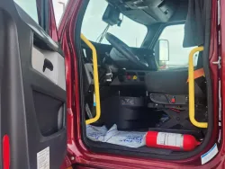 2022 Freightliner Cascadia | Thumbnail Photo 12 of 25