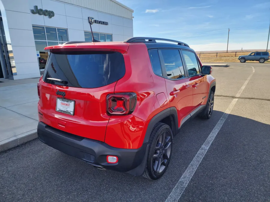 2020 Jeep Renegade High Altitude | Photo 7 of 25