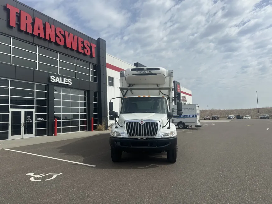 2020 International MV607 | Photo 2 of 17