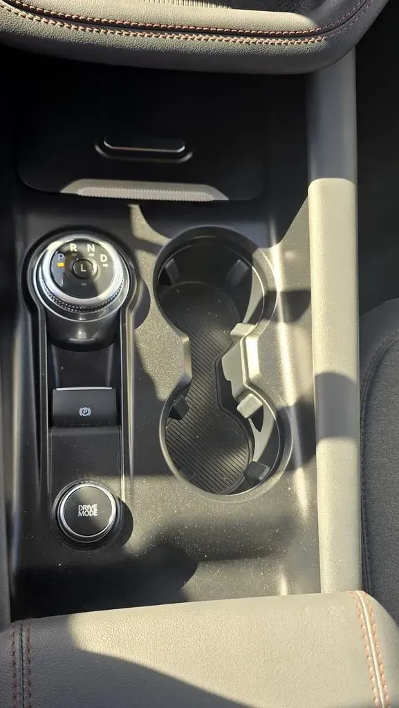 2025 Ford Explorer | Photo 23 of 30