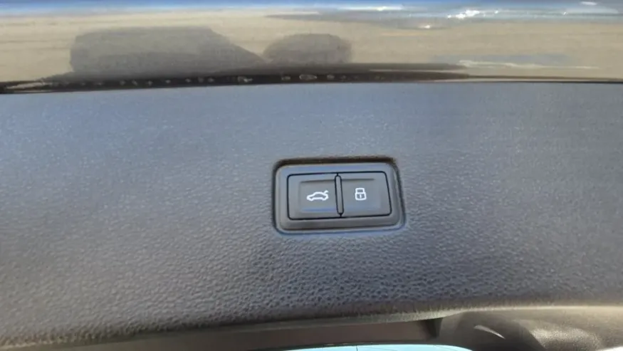 2019 Audi Q8 | Photo 9 of 29