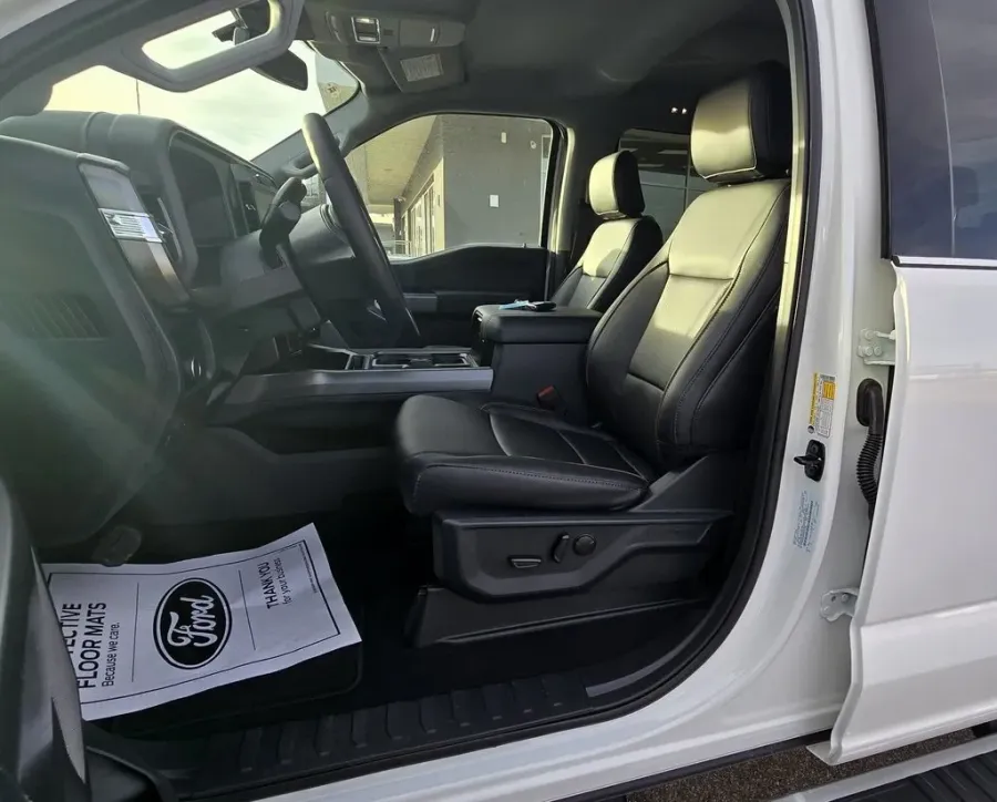 2026 Ford Super Duty F-250 | Photo 21 of 38