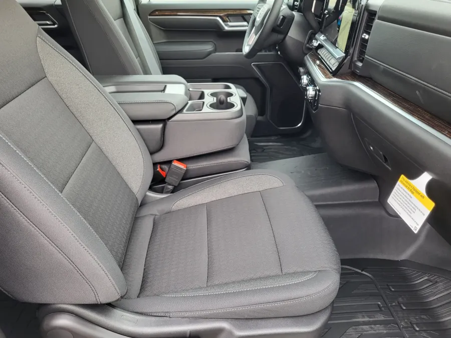 2026 GMC Sierra 1500 Elevation | Photo 9 of 23