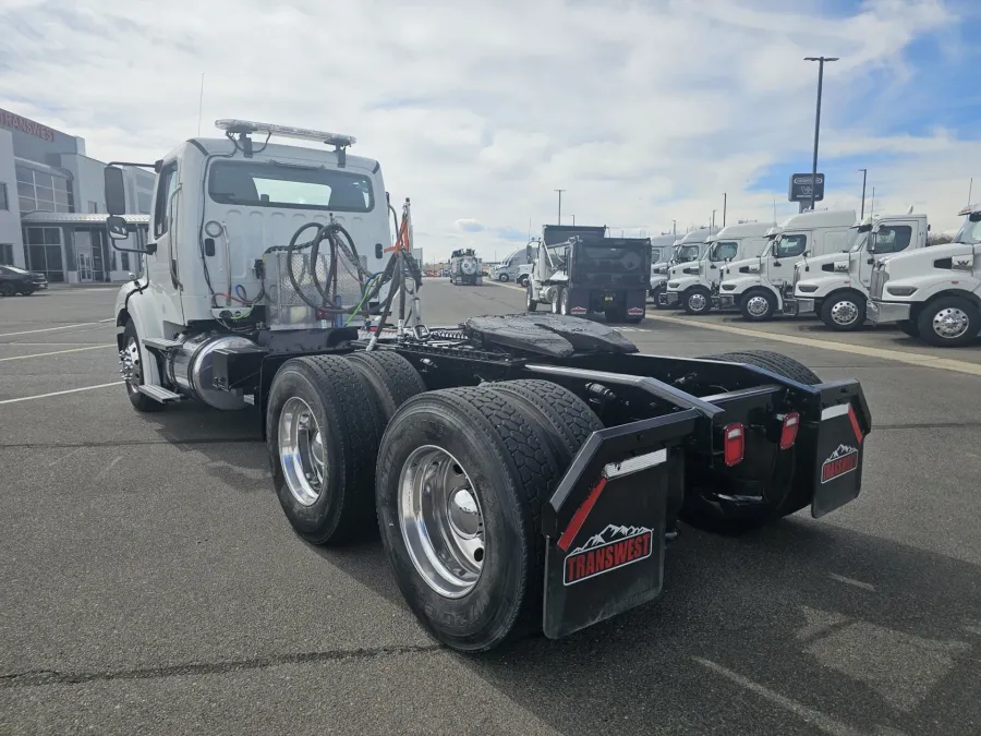 2023 Freightliner M2 112 | Photo 8 of 21