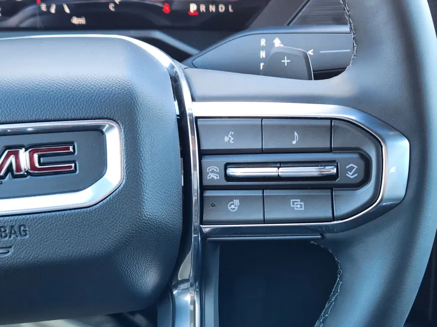 2026 GMC Acadia AWD Elevation | Photo 15 of 22