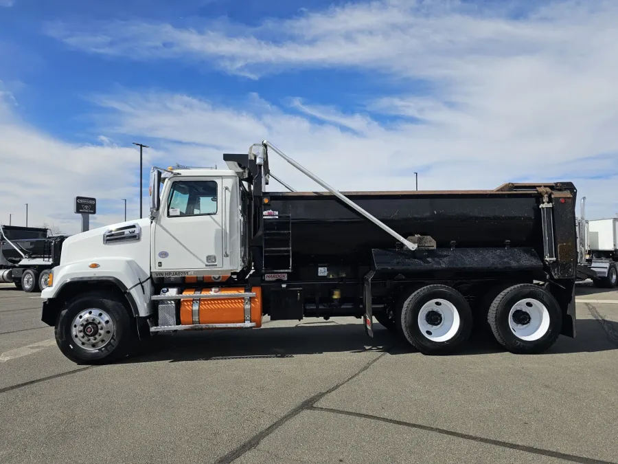 2017 Western Star 4700SB | Photo 8 of 17