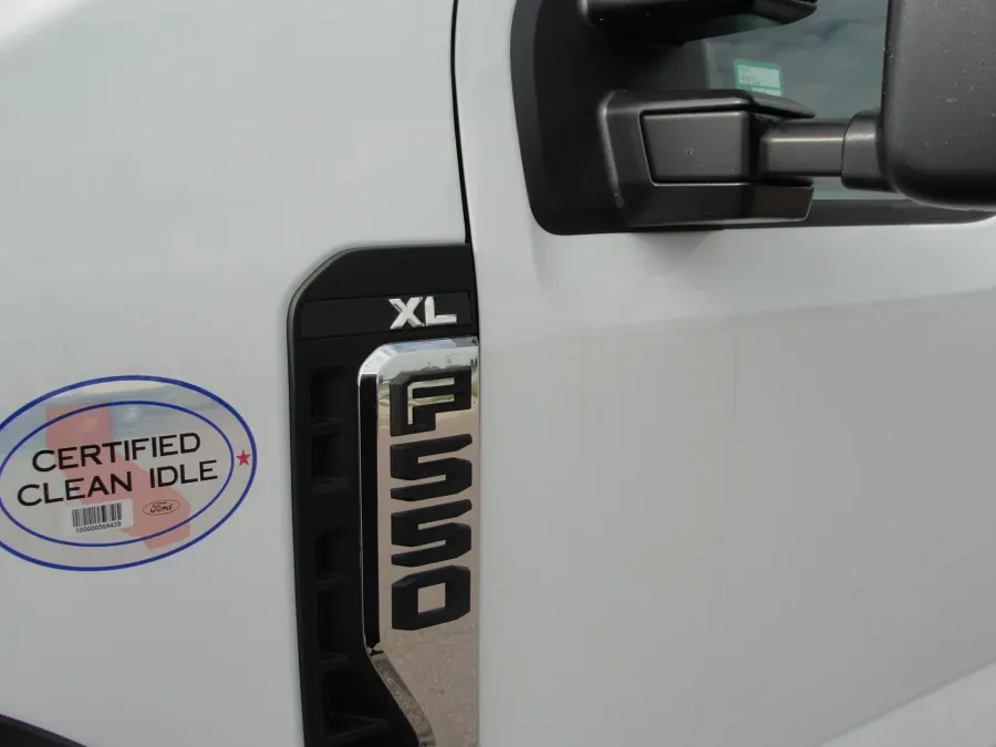 2025 Ford F-550 | Photo 7 of 17