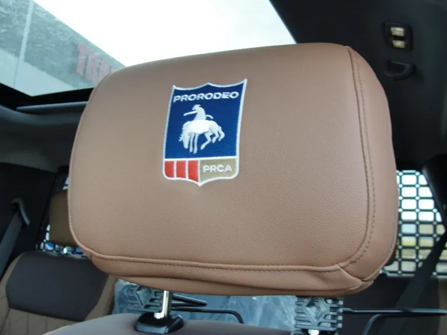 2026 Ford Super Duty F-250 Lariat | Photo 14 of 26