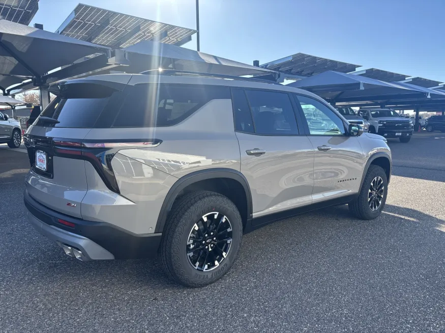 2026 Chevrolet Traverse AWD Z71 | Photo 4 of 26
