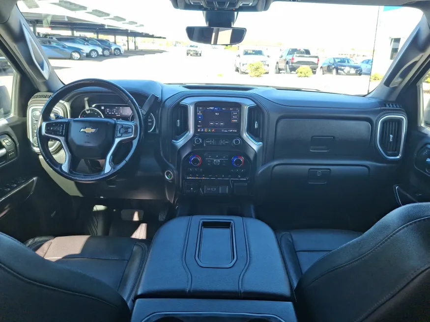 2020 Chevrolet Silverado 1500 LTZ | Photo 11 of 23