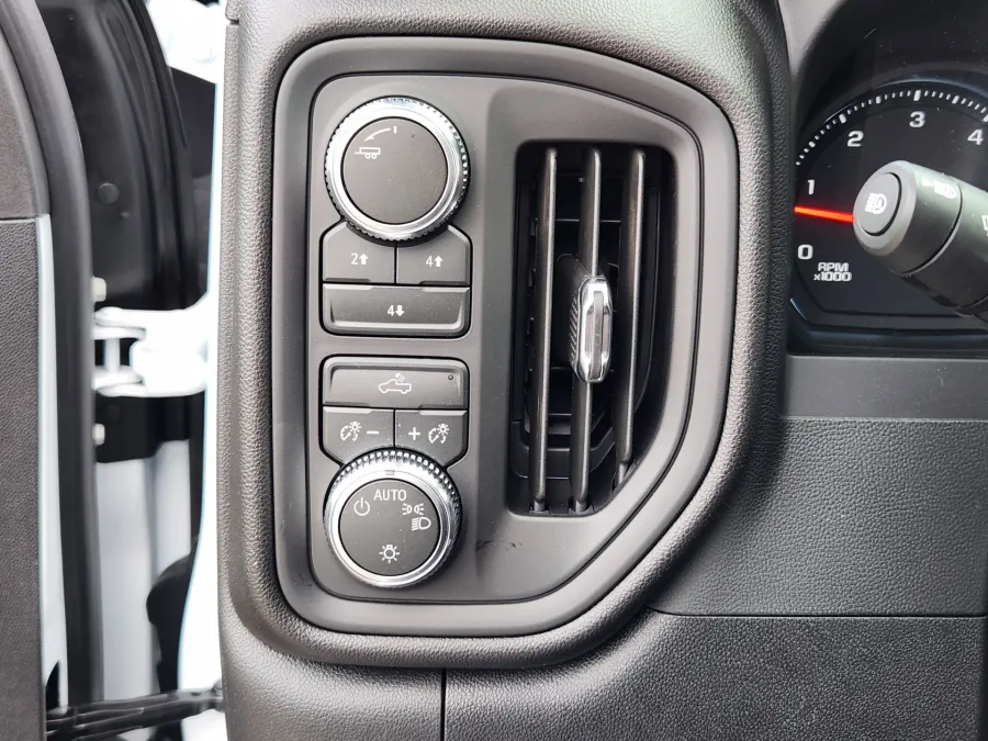 2026 GMC Sierra 2500HD Pro | Photo 16 of 24