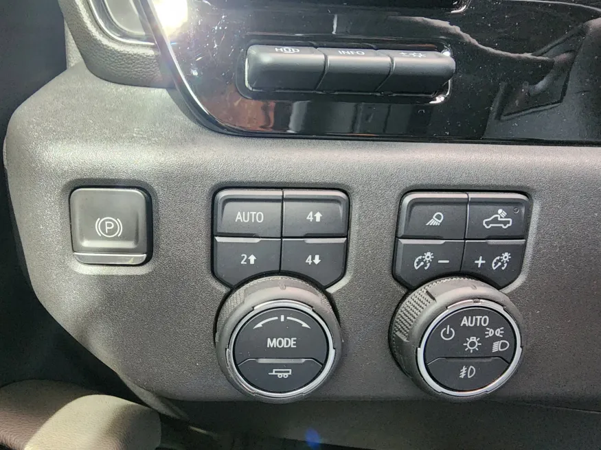 2023 Chevrolet Silverado 1500 ZR2 | Photo 28 of 33