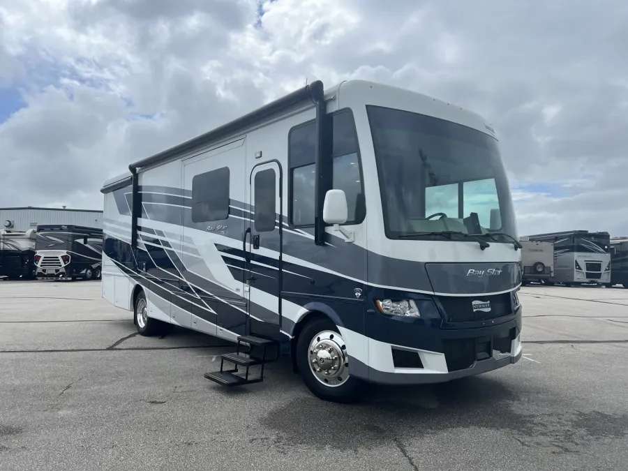 2026 Newmar Bay Star 3225 | Photo 7 of 23