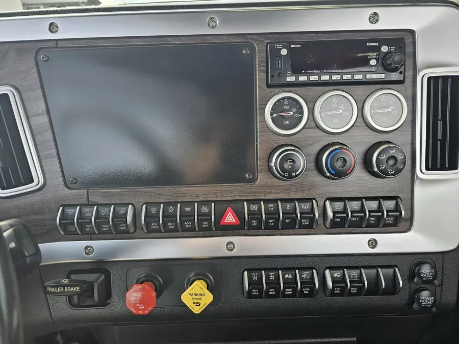 2023 Western Star 47X | Photo 17 of 18