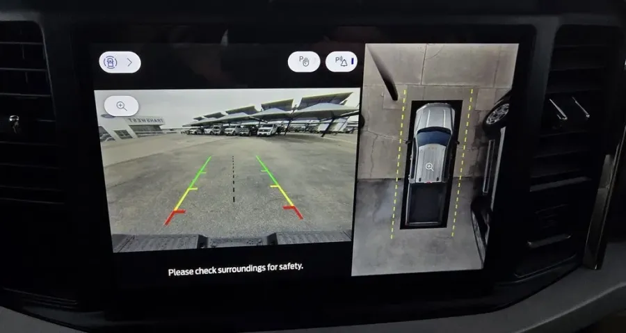 2026 Ford Super Duty F-350 | Photo 21 of 30