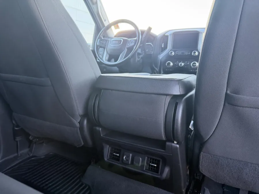 2022 GMC Sierra 2500HD SLE | Photo 9 of 18