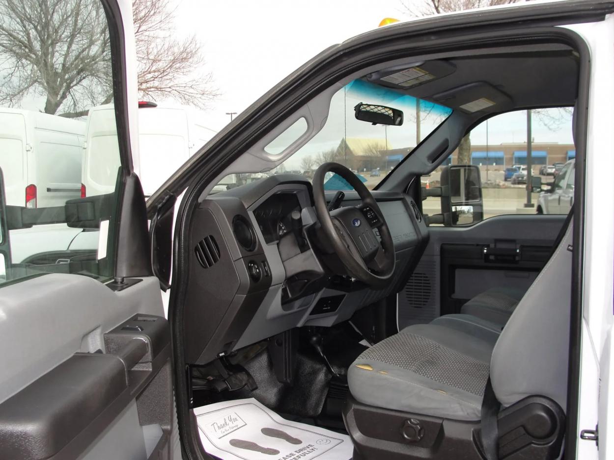 2014 Ford F-550 | Photo 12 of 14