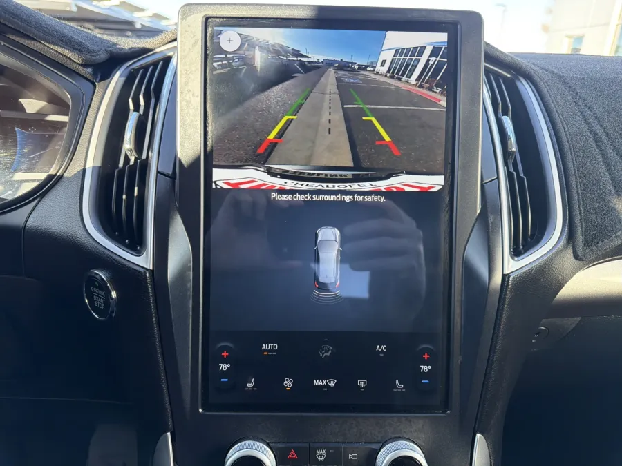 2023 Ford Edge SEL | Photo 14 of 20