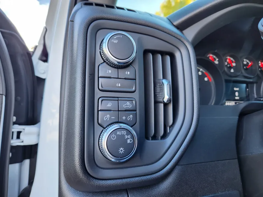 2025 GMC Sierra 2500HD Pro | Photo 6 of 32