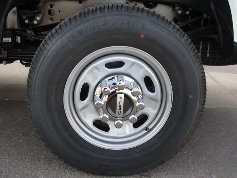 2026 Ford Super Duty F-350 XL | Photo 30 of 32