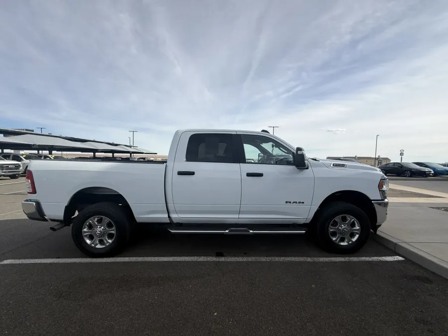 2024 RAM 2500 Big Horn | Photo 6 of 16