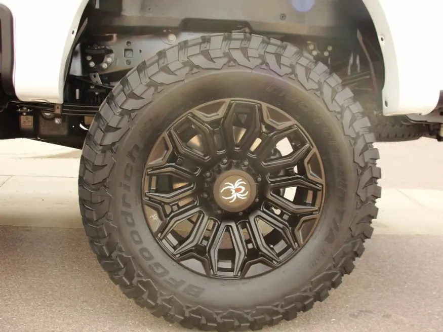 2026 Ford Super Duty F-250 Lariat | Photo 21 of 24