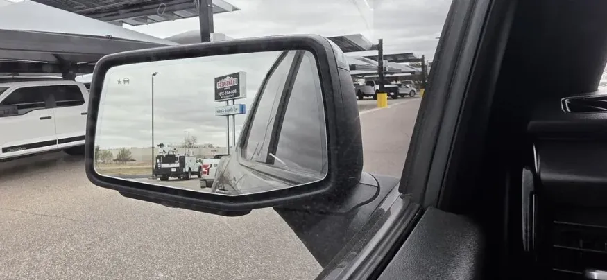 2024 GMC Sierra 1500 | Photo 11 of 32