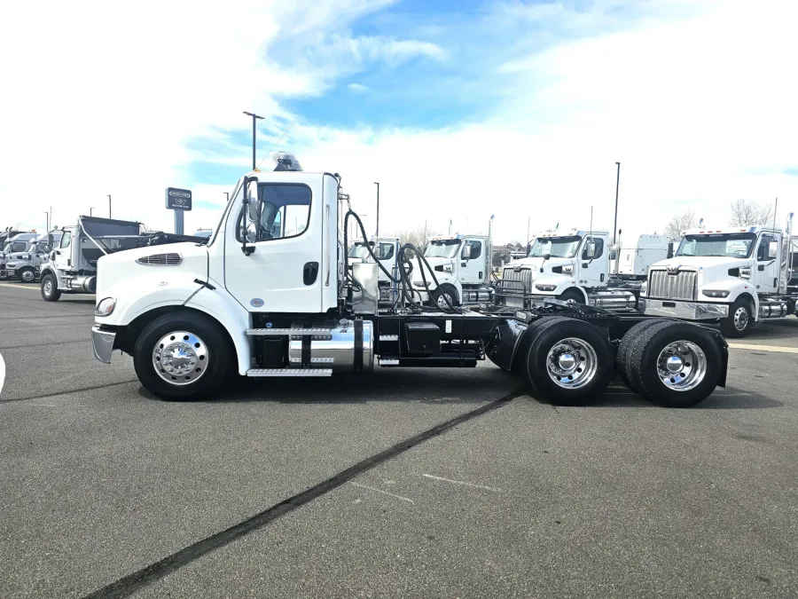 2023 Freightliner M2 112 | Photo 9 of 19