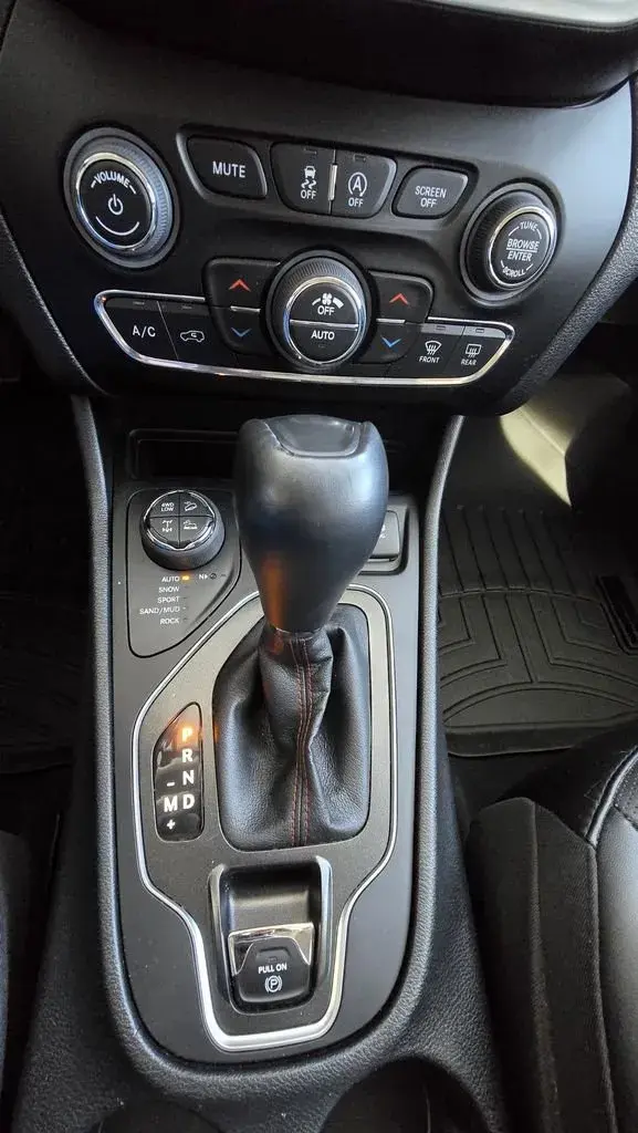 2022 Jeep Cherokee Trailhawk - Photo 22