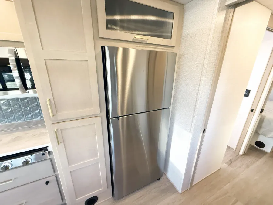 2026 Renegade Valencia 36SB | Photo 11 of 25