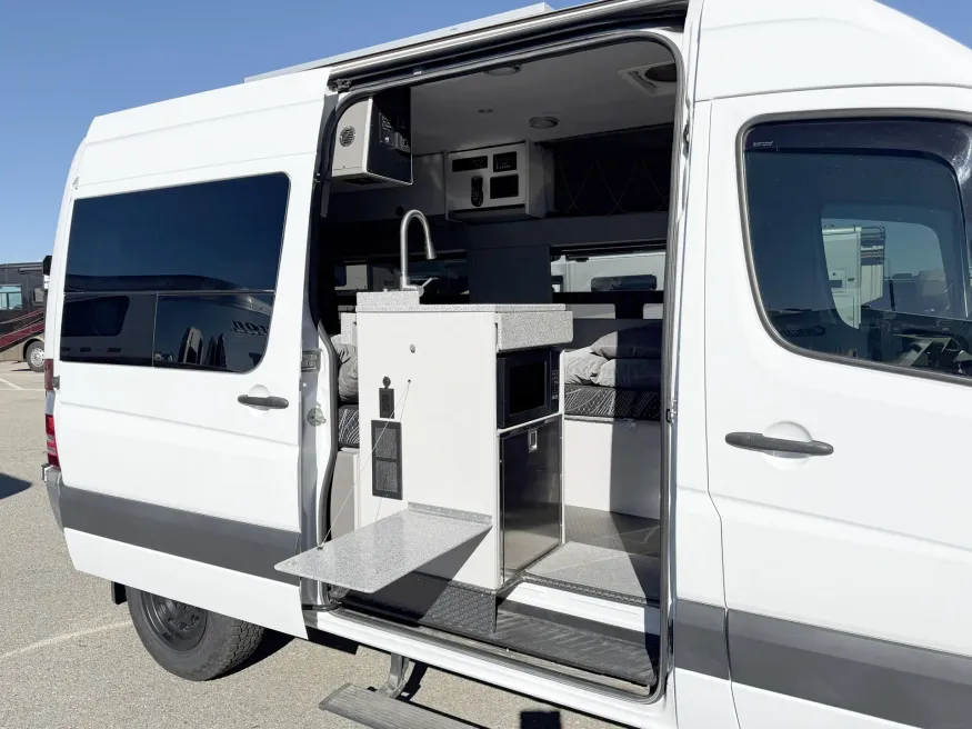 2017 Mercedes Benz Sportsmobile | Photo 3 of 17