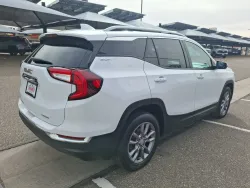 2024 GMC Terrain SLT | Thumbnail Photo 4 of 21