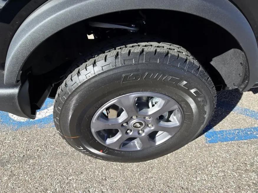 2025 Ford Bronco | Photo 9 of 28