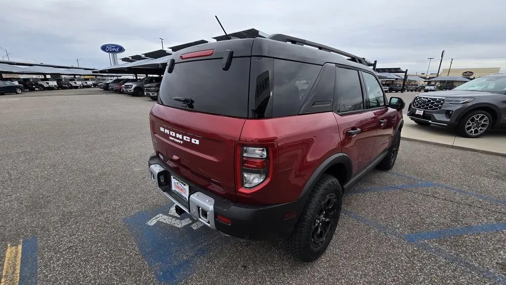 2025 Ford Bronco Sport | Photo 5 of 32
