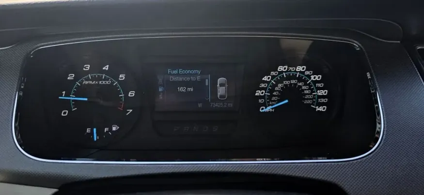 2018 Ford Taurus | Photo 18 of 28