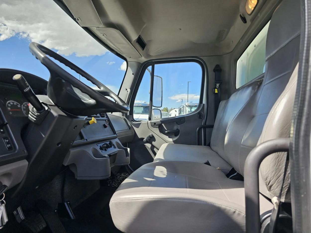 2019 Freightliner M2 106 | Photo 12 of 21