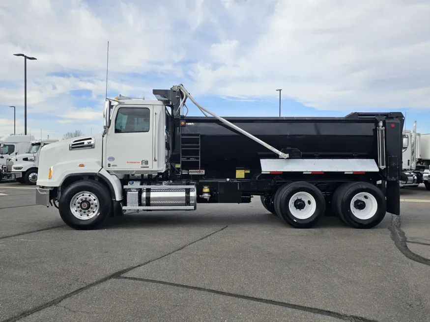2022 Western Star 4700SB | Photo 4 of 13