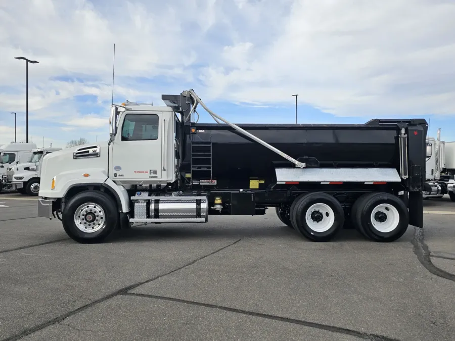 2022 Western Star 4700SB | Photo 4 of 13