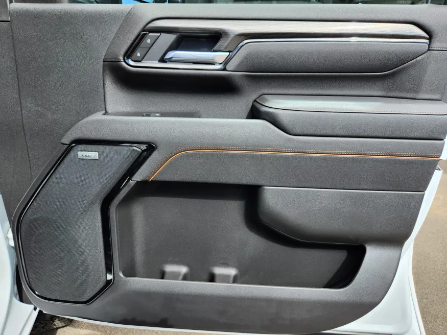 2025 GMC Sierra 2500HD AT4 | Photo 16 of 30