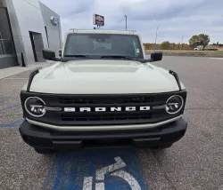 2025 Ford Bronco | Thumbnail Photo 2 of 29